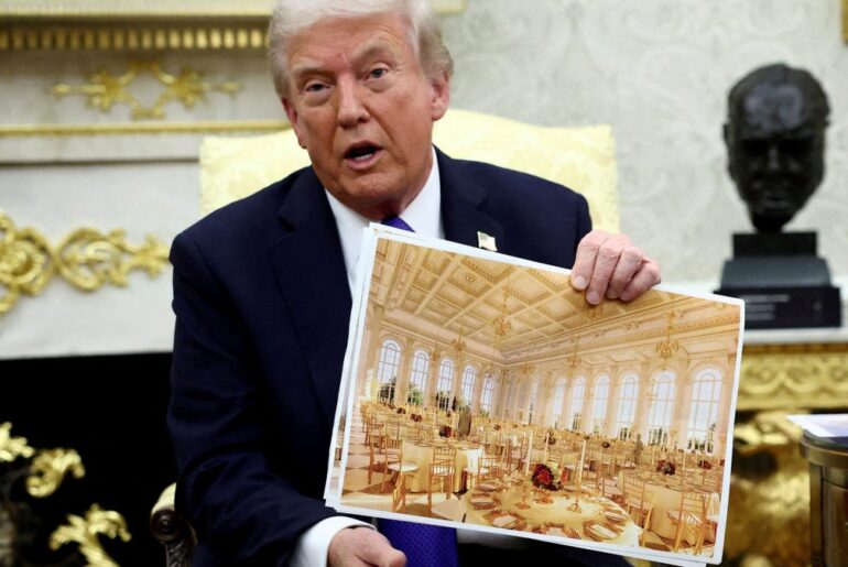 Trump stops motorcade to shop for White House ballroom in Florida