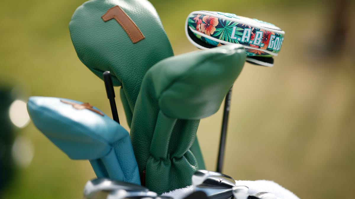 Yes, you can buy a golf course in NY. Here are 7 for sale right now Yes, you can buy a golf course in NY. Here are 7 for sale right now