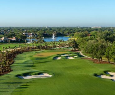 Are there any public golf courses in Naples, Florida?