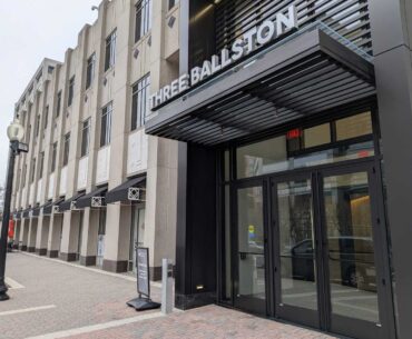 Golf training center with ‘indoor country club vibe’ coming to Ballston area