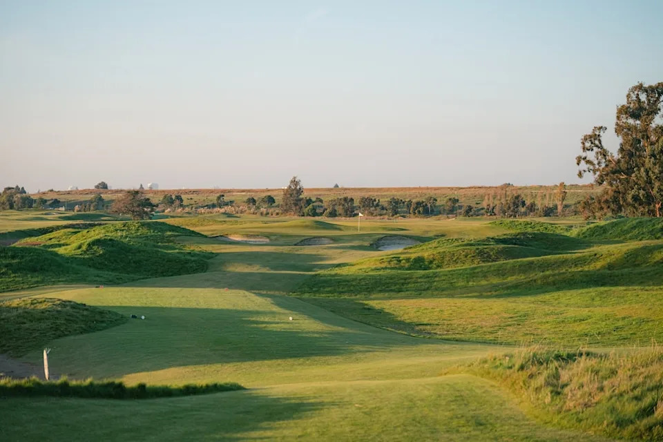 /content/dam/images/golfdigest/fullset/2023/1/Corica North Course Hole 13.jpg