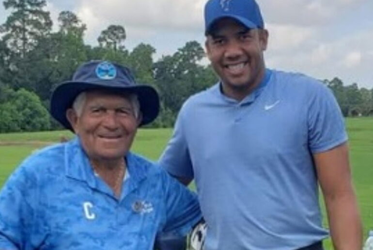 Betancourt with Vegas (Instagram: jhonattanvegas)