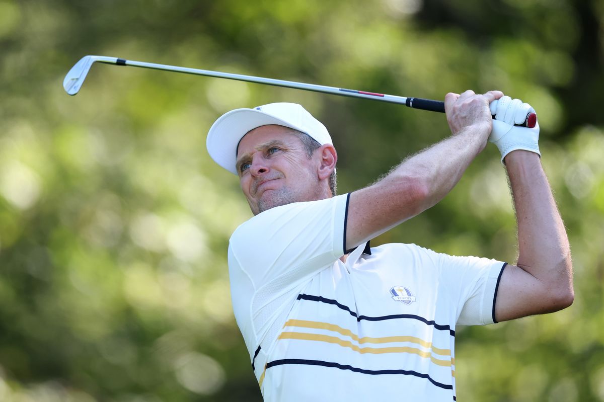 FARMINGDALE, NEW YORK - SEPTEMBER 28: Justin Rose of Team Europe plays his shot from the eighth tee during the Sunday singles matches of the 2025 Ryder Cup at Black Course at Bethpage State Park Golf Course on September 28, 2025 in Farmingdale, New York. (Photo by Carl Recine/Getty Images)