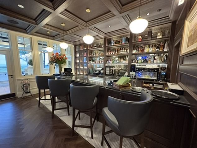 The bar at the Dunluce Lodge is well stocked with a wide range of whiskies, cocktails and wines