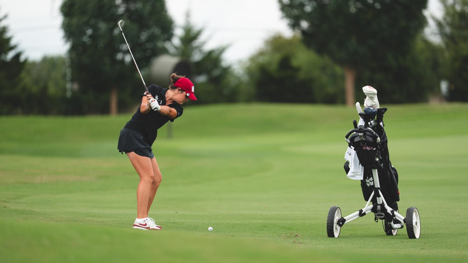 Sooners Set for Spartan Sun Coast Invitational in Sarasota Gracie Mayo swinging golf club