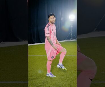 I asked Messi to take an average shot