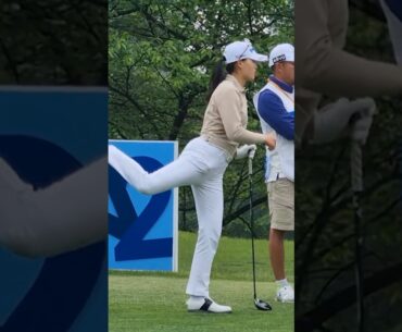 티박스에서 말처럼 뒷발길질 하는 최예본프로