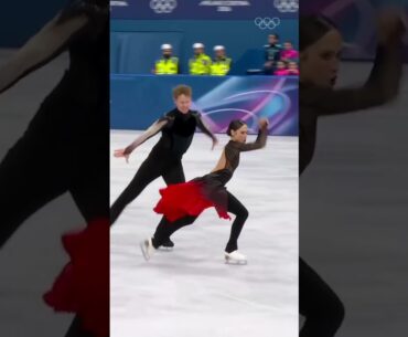 The silver medal in ice dance goes to Madison Chock and Evan Bates! 🥈 #MilanFigureSkating