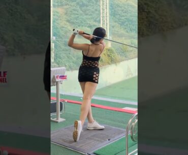 Amazing Golf Swing you need to see | Golf Girl awesome swing | Golf shorts | Hanna  Jnso
