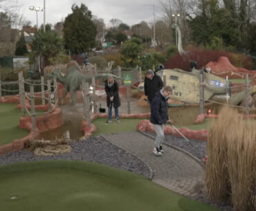 Golf course phone ban driven 'quality time' desire