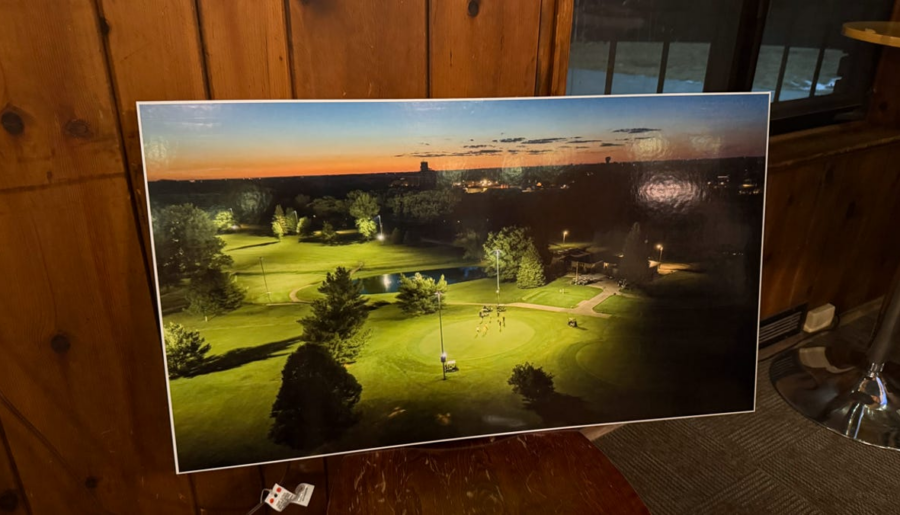 Des Moines residents protest night golf at Waveland Golf Course