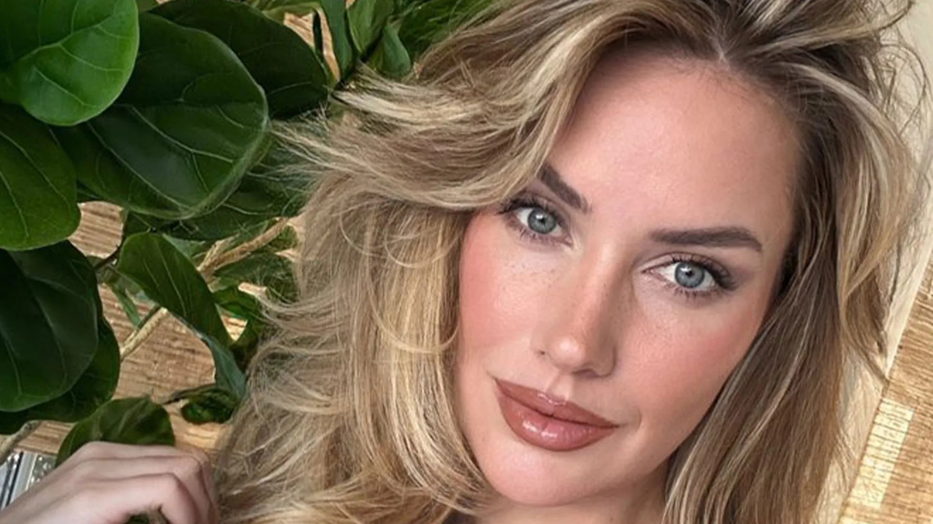 Paige Spiranac bursts out of bra in stunning lingerie selfie as fans gasp ‘you are breathtaking’ Paige Spiranac bursts out of bra in stunning lingerie selfie as fans gasp 'you are breathtaking'