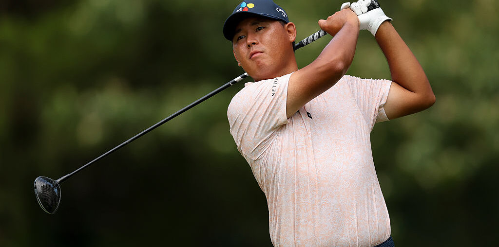 MEMPHIS, TENNESSEE - AUGUST 08: Si Woo Kim of South Korea hits a tee shot on the seventh hole during the second round of the FedEx St. Jude Championship 2025 at TPC Southwind on August 08, 2025 in Memphis, Tennessee. (Photo by Andy Lyons/Getty Images)