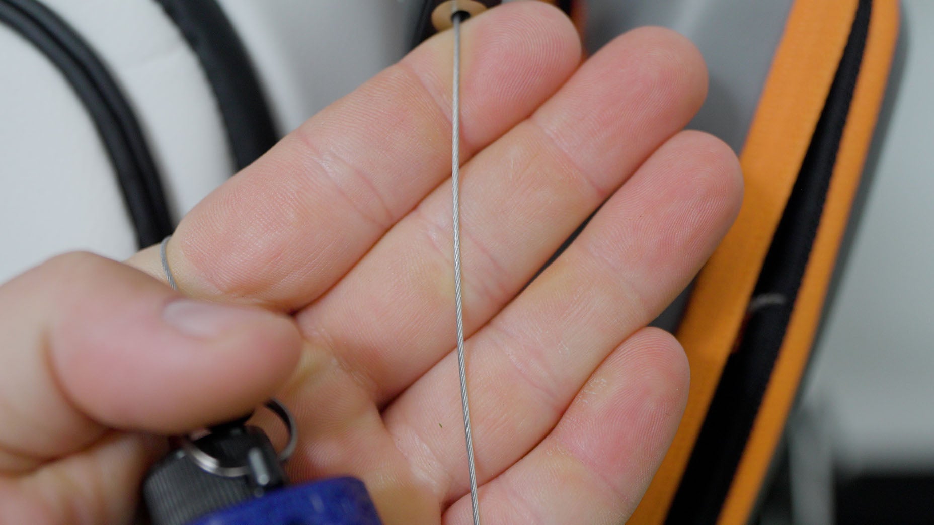 Ghost Golf Brush - Rectractable Wire