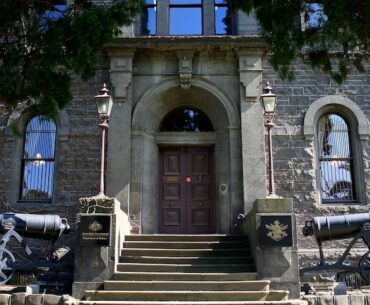 Defence will sell off 16 properties in Victoria, but no plans are in place for what comes next