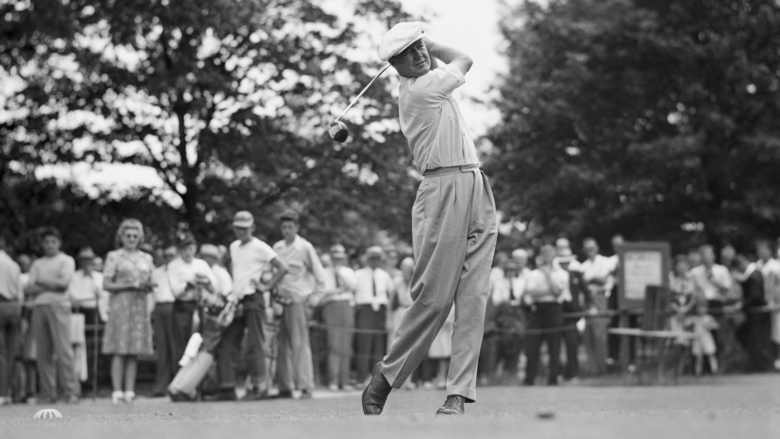 Byron Nelson teeing off in 1944