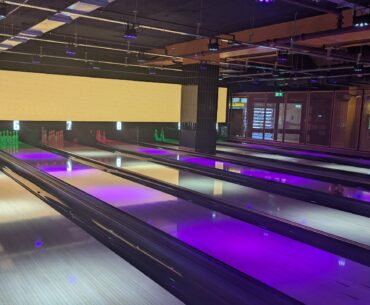 Review: King Pins Edinburgh - Arcade, golf and bowling hidden under Princes Street