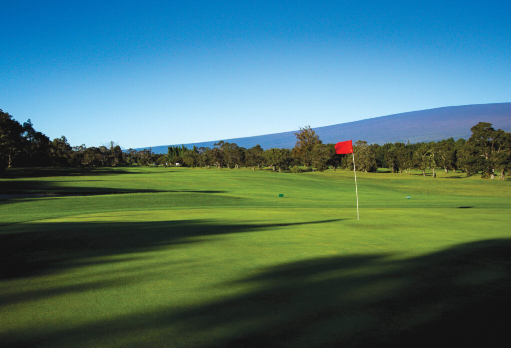 BUCKET LIST: Play Hawai‘i Island’s Oldest Golf Course, along the rim of Kilauea