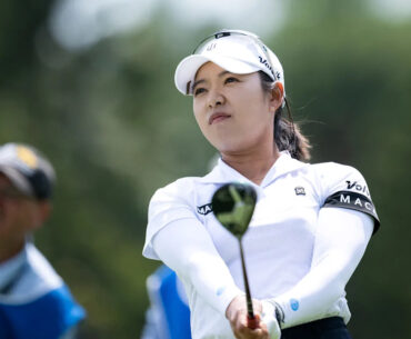 Mi Hyang Lee, playing through injury, holds 3-shot lead at Blue Bay LPGA