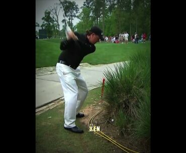 Đánh Một Quả Bóng Golf Nhưng Hai Quả Bay Ra Và Không Ai Hiểu Chuyện Gì 😭🔥