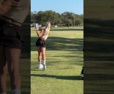 Swinging into the weekend😉🙈 #golfgirl #golfer #karinhart #golflifestyle #golfaddict #lifestyle