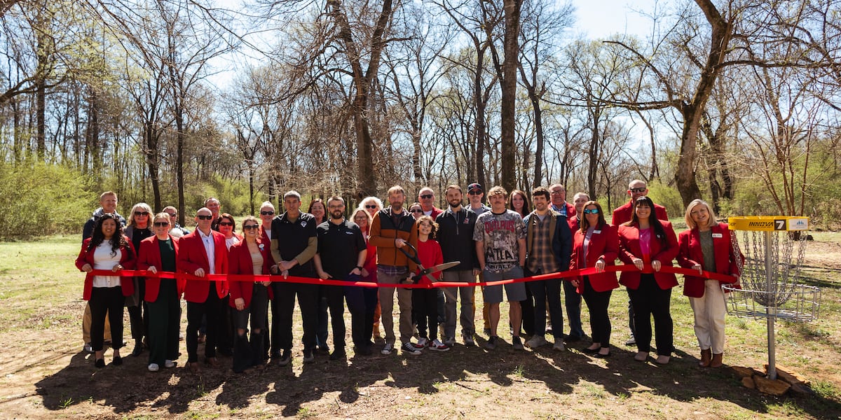 Batesville celebrates grand opening of new disc golf course