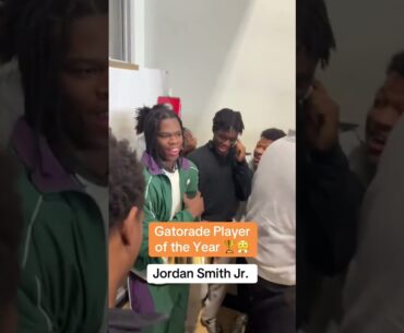 Jordan Smith Jr. was surprised with the Player of the Year award by NBA legend John Wall 👏