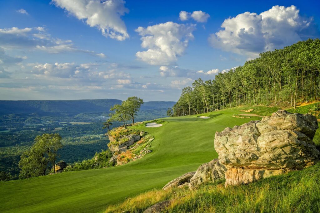 18th Hole at The Highlands Course (McLemore Resort)