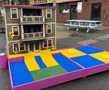 CultureHouse Sets Up Mini-Golf Course In Somerville's Union Square