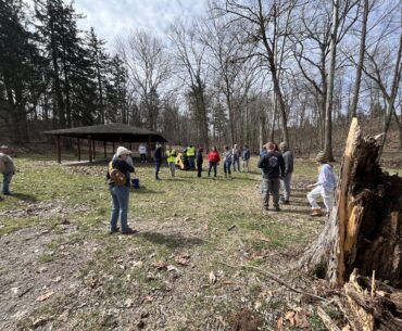 Volunteers clear the way for Middle Park Disc Golf Course in Mansfield