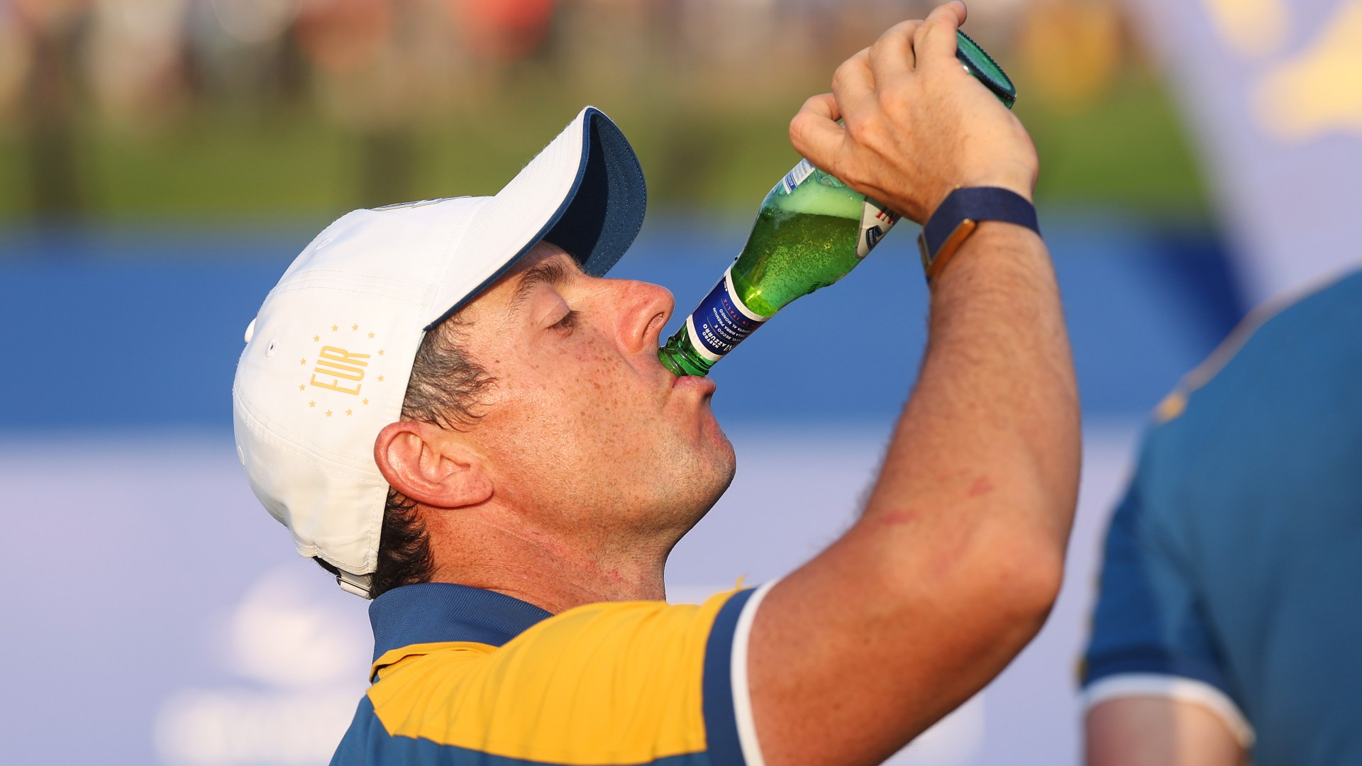 Prestigious Scottish golf club wants to open 'unmanned bar' in middle of course