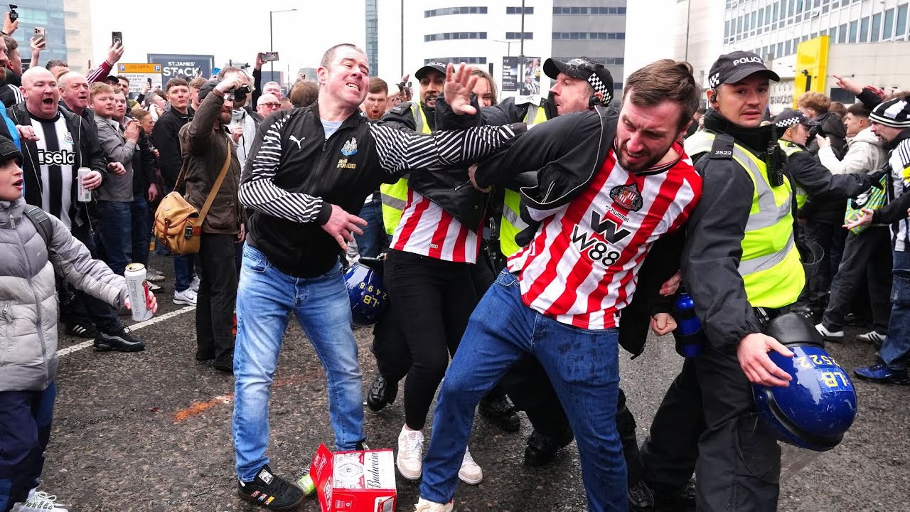Fans CLASH! Geordies V Mackems At St. James’ Park KICKS OFF!! Newcastle 1-2 Sunderland