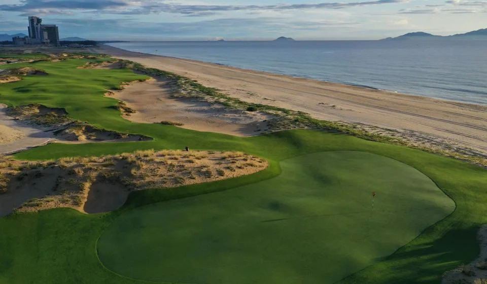 Hoiana Shores in Vietnam golf course with ocean