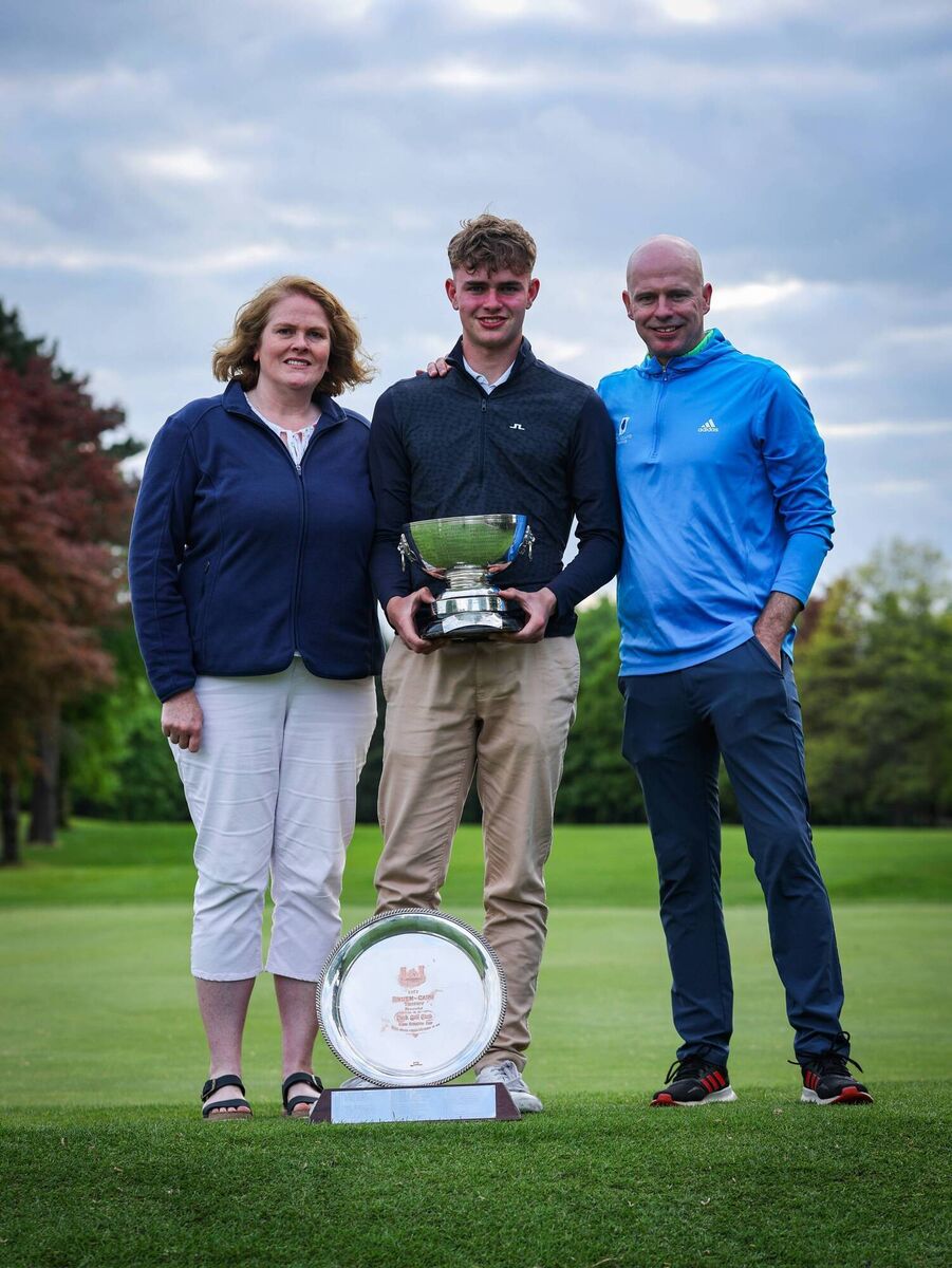 John Doyle with his parents after winning the 2025 Munster Men’s Stroke Play Amateur Open Championship. Pic: ©INPHO/Bryan Keane