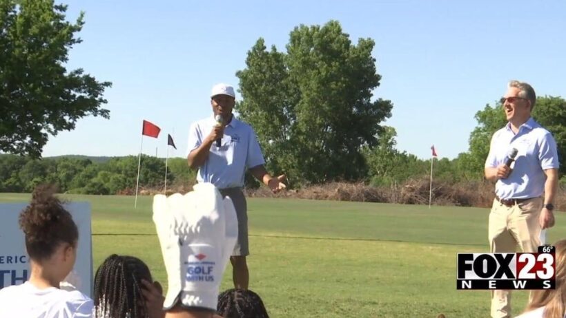 NFL wide receiver Tyler Lockett teams up with Bank of America to introduce kids to golf | News