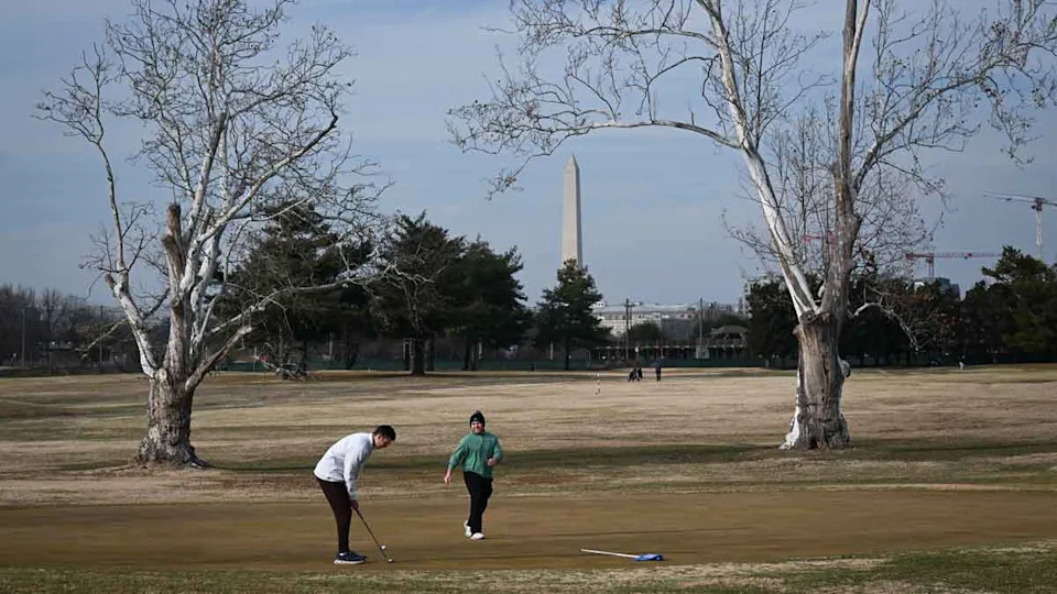 ack Faraone barely misses a put as Cameron Levine reacts as they play golf at East Potomac Golf Links on Thursday January 08, 2026 in Washington, DC.