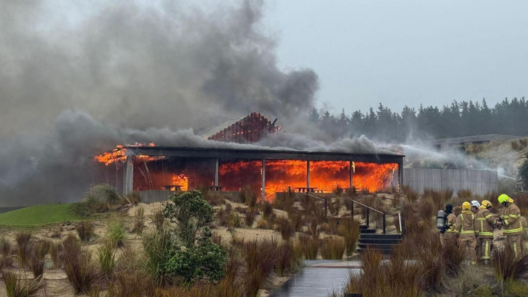 Te Arai Links blaze: Owners vow to rebuild Ric’s Restaurant, investigation underway