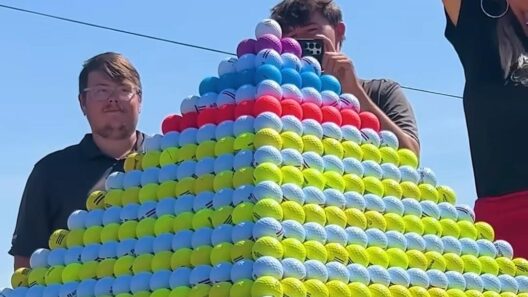 Watch: World's largest golf ball pyramid constructed on Texas course