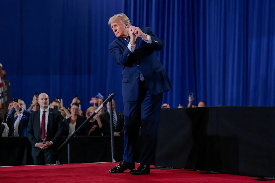 Trump's plans to spend the weekend golfing in Bedminster, New Jersey, were rained out. / Kylie Cooper / REUTERS