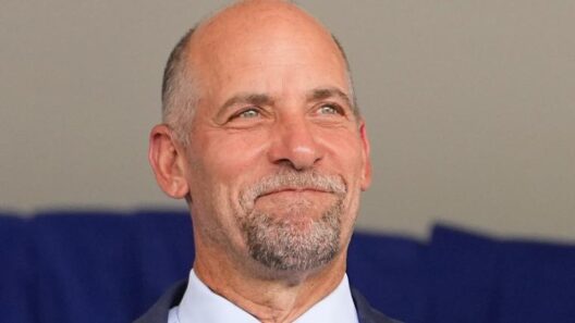 John Smoltz reveals the only way Braves’ dominance continues, talks MLB analytics, pro golf career, Banana Ball, NIL, and more