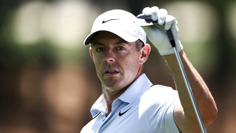Signature Scroll: Rory McIlroy charges, Rookie of the Year front-runner emerges