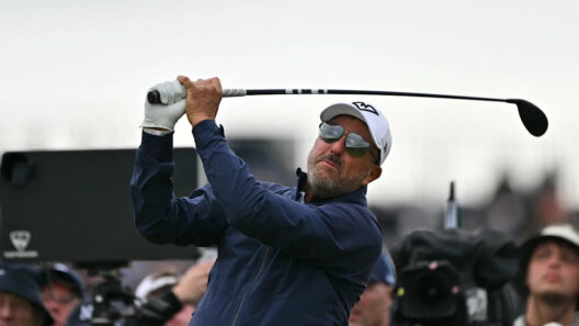 Report details two incidents in which Phil Mickelson made unwanted, public sexual advances