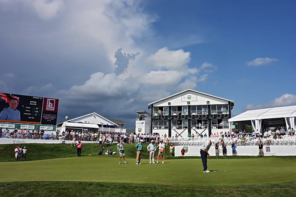 Steve Allan makes his final putt to win the 2025 Dick's Open at En-Joie Golf Club in Endicott, New York.