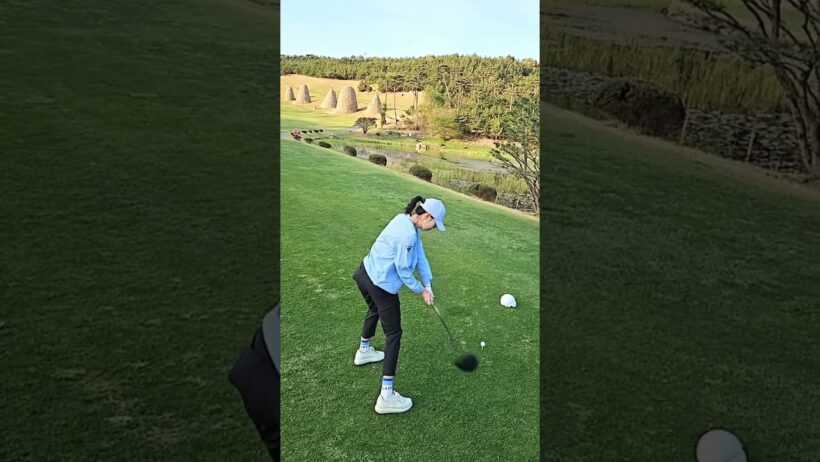 👀 🔥 → 다운스윙, "저는 이 길입니다 👀” #golf #short #golfbabes #golfgirl #girlthatgolf #golfqueen