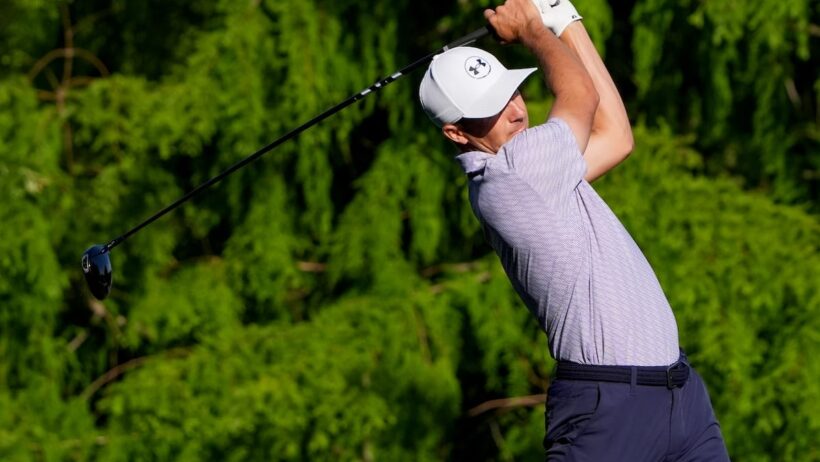 This Jordan Spieth miracle? It features a back turn — and a 15-second wait