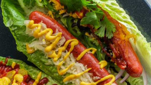 It's Fourth of July weekend. You know you're going to eat a hot dog or two. Just eat them this way, a sports nutrionist says | How To Play Golf