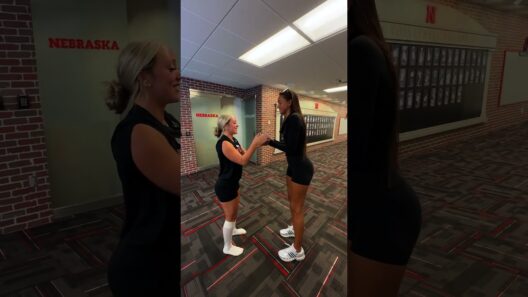Harper Murray & Laney Choboy break down their handshake 🤝 #shorts