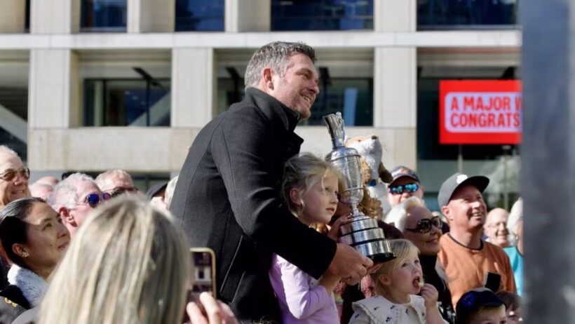 Auckland crowds pack Takutai Square for Ryan Fox Open tribute
