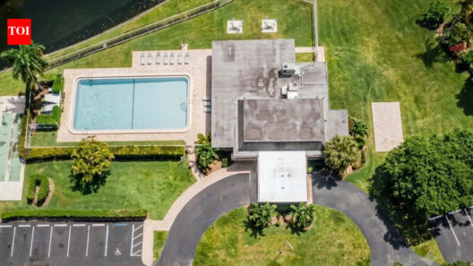 In 2015, Florida man bought Tamarac home for pool and golf-course view; 11 years later, developer building 335 homes gave him 3 days to clear pool area, but county map appears to show patio inside his boundary