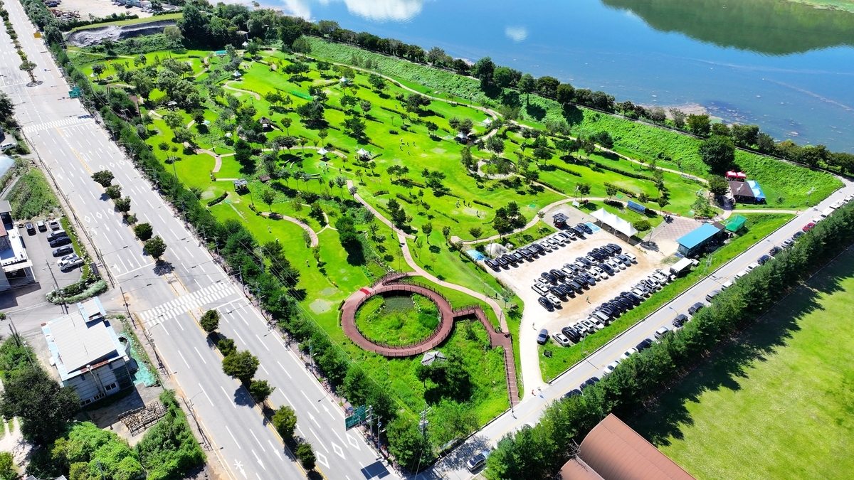 A view of the park golf course at the Yongam-ri Sports Park in Hwacheon County, Gangwon Province. Photo courtesy of Hwacheon County - Seoul Economic Daily Sports News from South Korea
